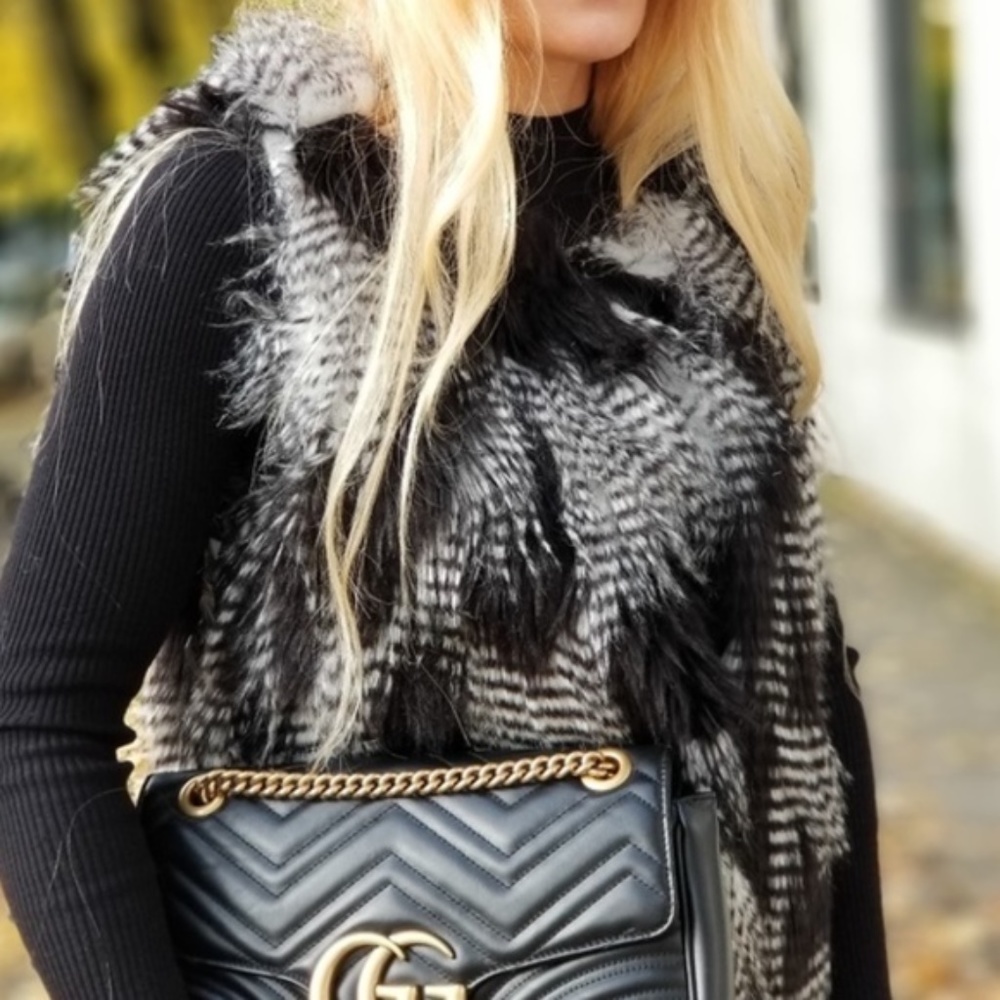 Soft Faux Fur Vest - Black - Picture 3 of 4